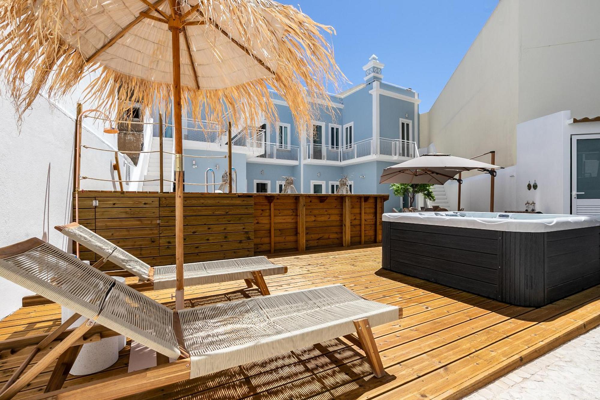 Dona Simone Boutique Suites & Studios - By @ Rita'S Place FAO Exteriör bild