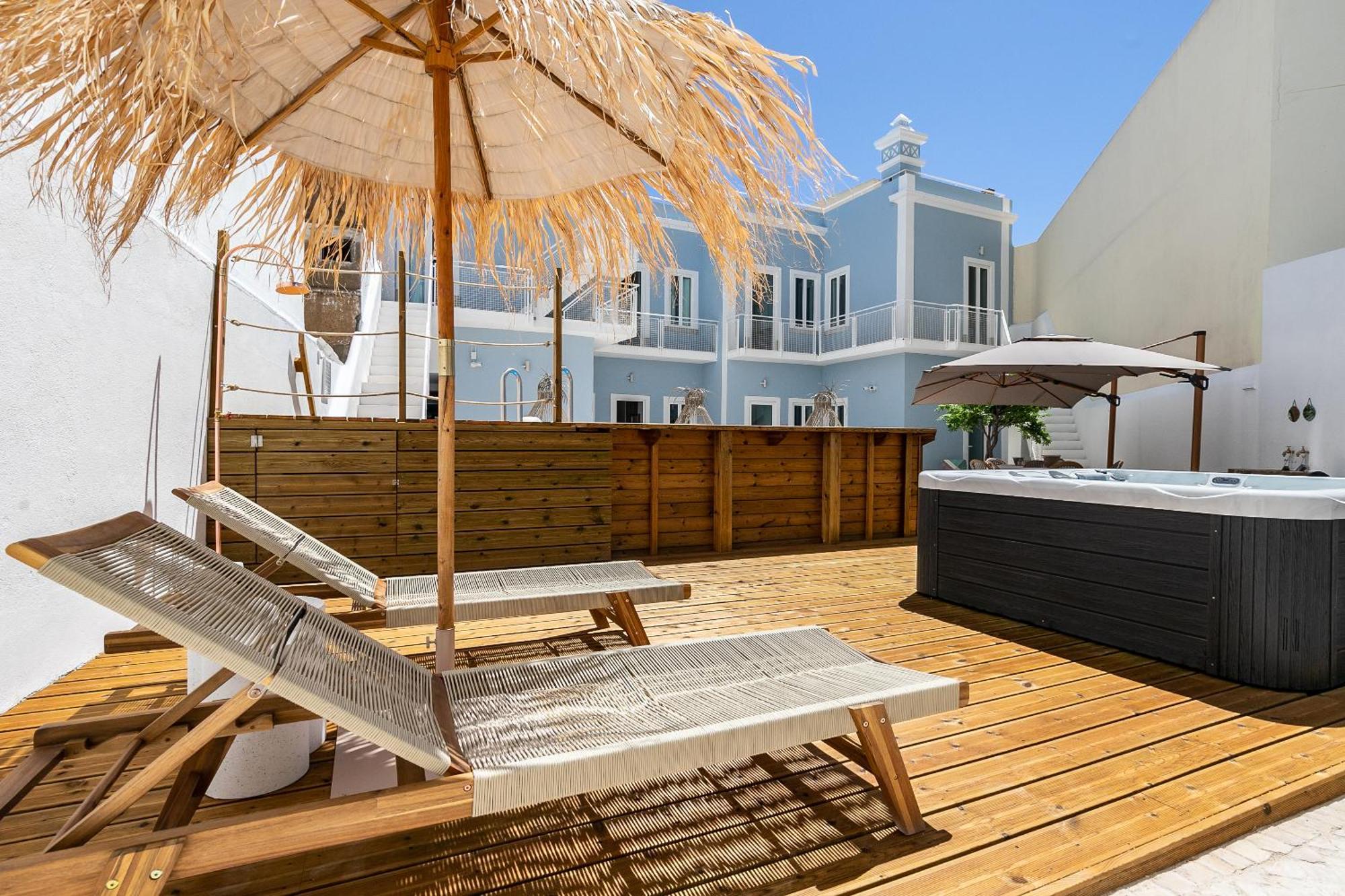 Dona Simone Boutique Suites & Studios - By @ Rita'S Place FAO Exteriör bild