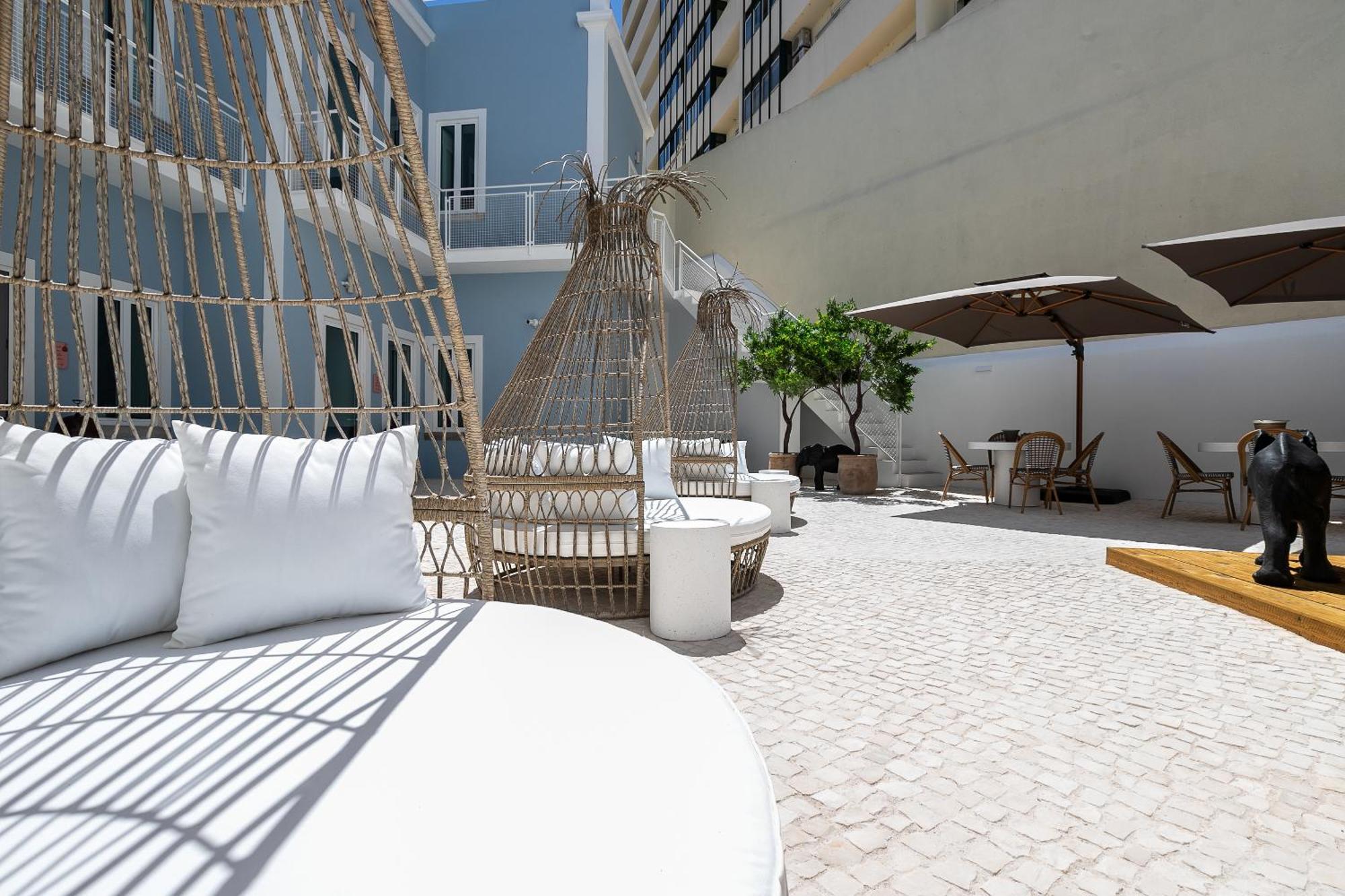 Dona Simone Boutique Suites & Studios - By @ Rita'S Place FAO Exteriör bild